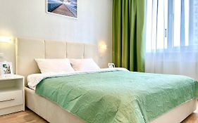Navit Luxury Apartments With Breakfast Near The Railway Station, The City Center And The Park