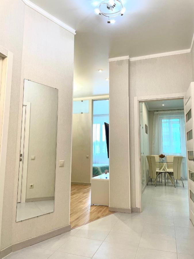 Navit Luxury Apartments With Breakfast Near The Railway Station, The City Center And The Park Київ Екстер'єр фото