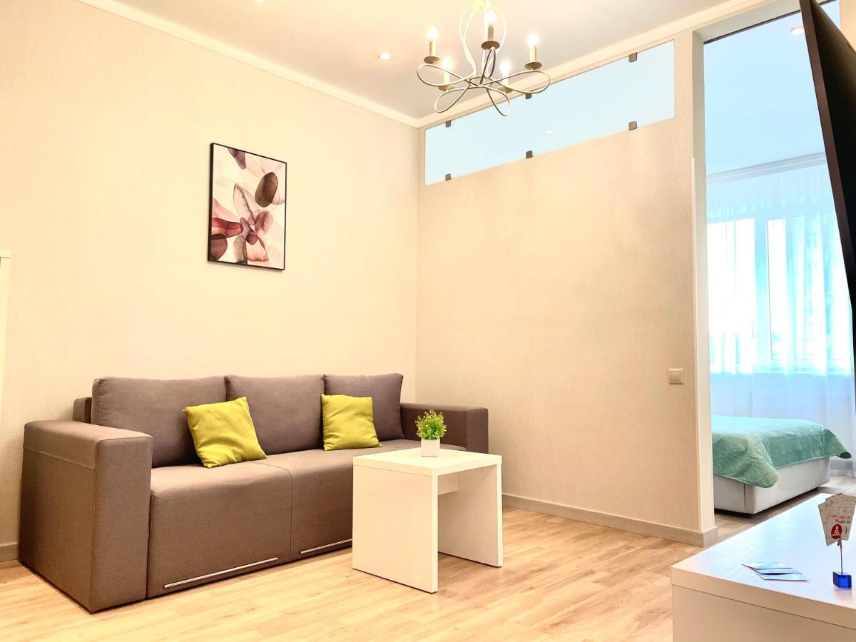 Navit Luxury Apartments With Breakfast Near The Railway Station, The City Center And The Park Київ Екстер'єр фото