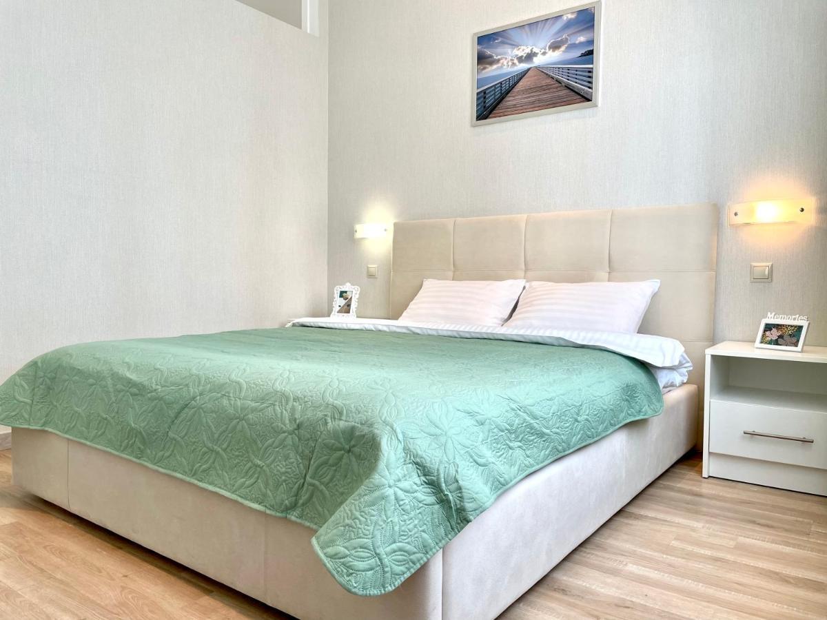Navit Luxury Apartments With Breakfast Near The Railway Station, The City Center And The Park Київ Екстер'єр фото