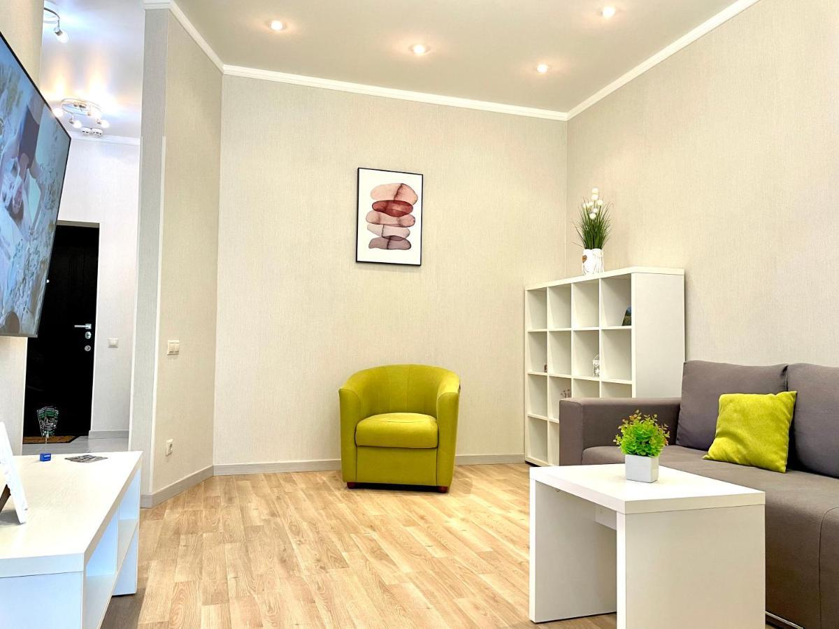 Navit Luxury Apartments With Breakfast Near The Railway Station, The City Center And The Park Київ Екстер'єр фото