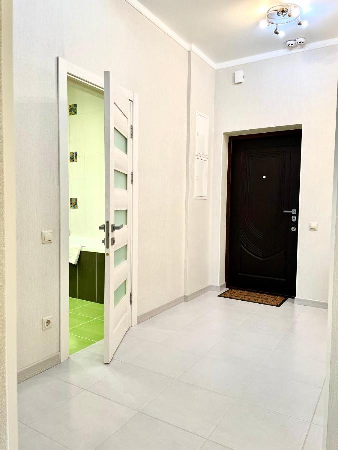 Navit Luxury Apartments With Breakfast Near The Railway Station, The City Center And The Park Київ Екстер'єр фото