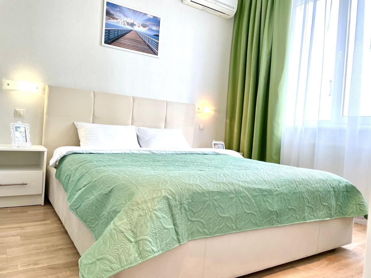 Navit Luxury Apartments With Breakfast Near The Railway Station, The City Center And The Park Київ Екстер'єр фото