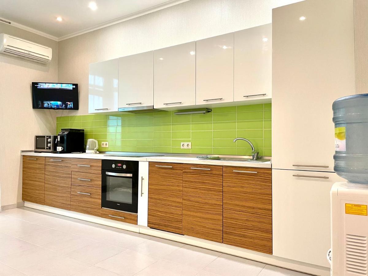 Navit Luxury Apartments With Breakfast Near The Railway Station, The City Center And The Park Київ Екстер'єр фото